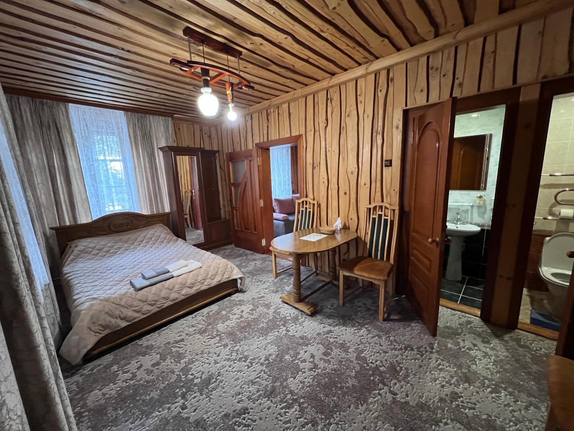 U Yaroslava Hotel Jaremtsche Exterior foto